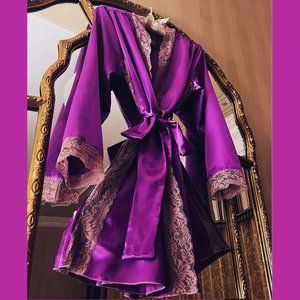 Frederick's of Hollywood Aspen Mae Violet Satin and Pink Lace Robe M